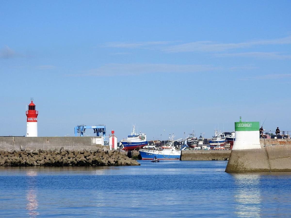 Au Bout Du Port Apartment Guilvinec Bagian luar foto
